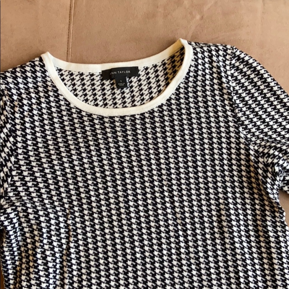 Ann Taylor Black and White top